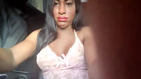 Snapshot of krissitoy chatting on November 16, 2025, 7:52 pm Latoya Masturbar online show from November 16, 2025, 7:52 pm