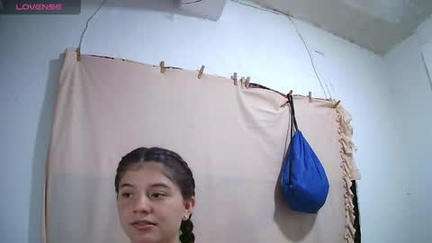 krissone online show from April 11, 2026, 9:19 pm