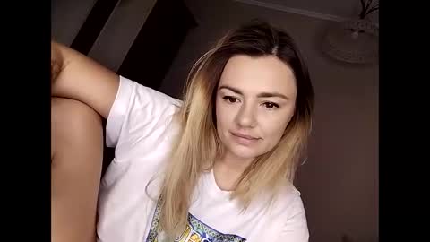 KrissSexi online show from October 14, 2025, 5:30 am