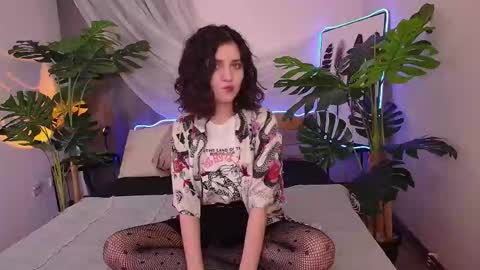 Snapshot of krissy_sins chatting on November 17, 2025, 2:12 pm Krissy online show from November 17, 2025, 2:12 pm