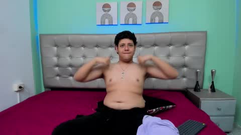 krist_palma online show from February 19, 2025, 7:38 pm