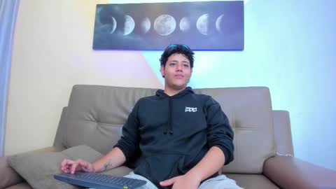 krist_palma online show from February 21, 2025, 5:31 pm