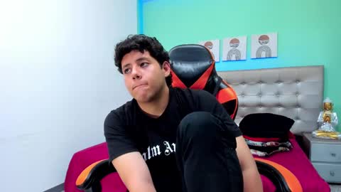 krist_palma online show from March 4, 2025, 2:27 am