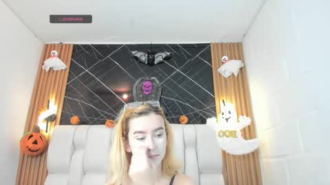 kristal online show from October 26, 2025, 1:50 pm