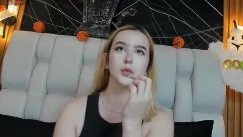 kristal online show from November 2, 2025, 2:30 pm