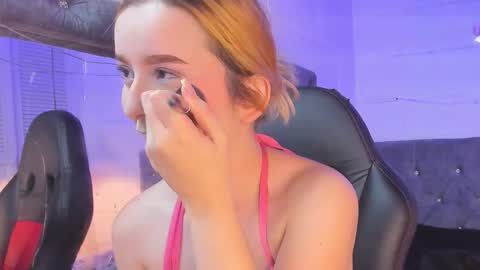 kristal online show from November 25, 2025, 2:11 am