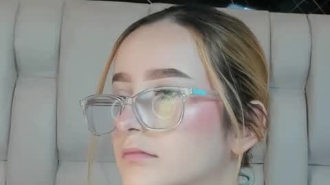 kristal online show from November 29, 2025, 1:14 pm