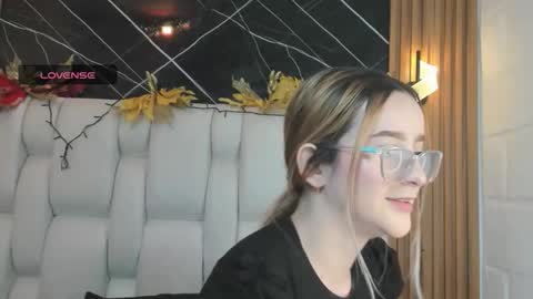 kristal online show from December 15, 2025, 1:04 pm