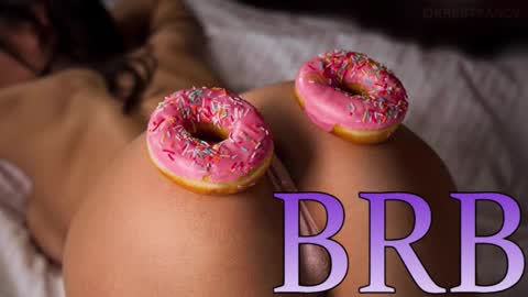 Lilly  online show from January 10, 2026, 2:02 am