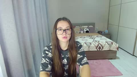 twitter    Annemarye 23 online show from September 11, 2025, 6:35 am