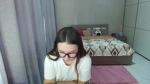 twitter    Annemarye 23 online show from September 16, 2025, 6:58 am