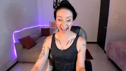 Snapshot of kristen_garner chatting on December 17, 2025, 7:42 pm Sophia online show from December 17, 2025, 7:42 pm