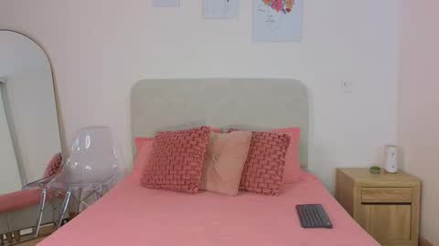 Snapshot of kristennblue_ chatting on January 18, 2026, 12:42 pm Kris online show from January 18, 2026, 12:42 pm