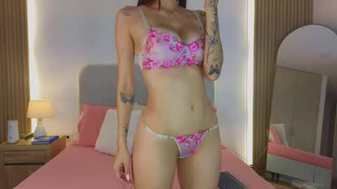 Snapshot of kristennblue_ chatting on April 18, 2026, 7:58 pm Kris online show from April 18, 2026, 7:58 pm