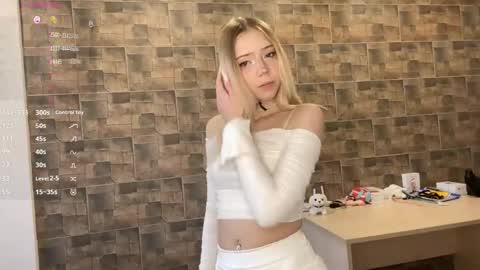 Alisa online show from May 18, 2026, 4:24 pm