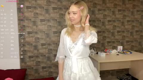 Alisa online show from May 24, 2026, 4:56 pm