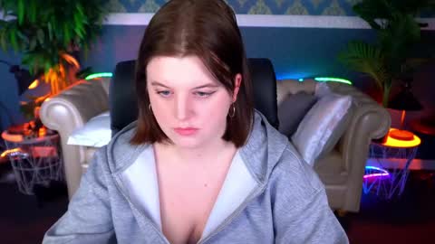 Snapshot of kristifoxy chatting on April 20, 2026, 12:30 pm kristifoxy online show from April 20, 2026, 12:30 pm