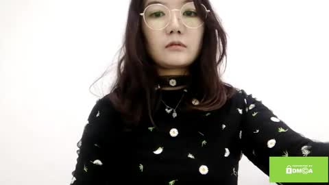 Rin online show from April 14, 2026, 1:06 pm