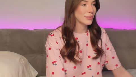 Snapshot of kristina_angel1 chatting on November 27, 2025, 11:45 am polya online show from November 27, 2025, 11:45 am