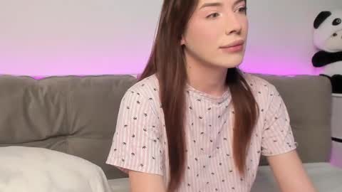 Snapshot of kristina_angel1 chatting on December 20, 2025, 2:02 pm polya online show from December 20, 2025, 2:02 pm