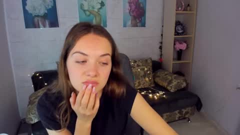 Snapshot of kristinalevis chatting on January 27, 2025, 2:35 pm Kristina online show from January 27, 2025, 2:35 pm