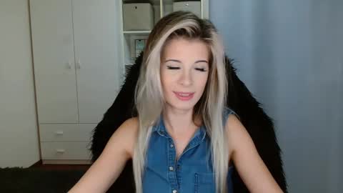 KristineAmore online show from November 18, 2025, 7:24 am