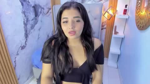 Snapshot of kristinnvega chatting on October 18, 2025, 1:01 pm K R I S online show from October 18, 2025, 1:01 pm