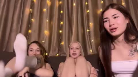 Snapshot of kristy_babe chatting on February 8, 2026, 6:55 pm Kristy and Alice online show from February 8, 2026, 6:55 pm