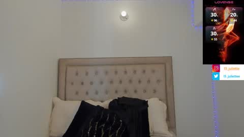 Snapshot of kristy_calderon chatting on February 21, 2025, 10:15 pm Juliette online show from February 21, 2025, 10:15 pm