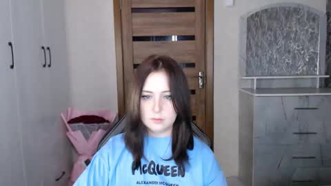 Kristy online show from November 7, 2025, 8:53 pm