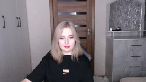 Snapshot of kristy_fran chatting on January 12, 2026, 10:26 pm Kristy online show from January 12, 2026, 10:26 pm