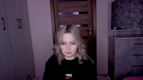 Snapshot of kristy_fran chatting on February 7, 2026, 11:19 pm Kristy online show from February 7, 2026, 11:19 pm