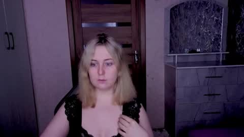 Snapshot of kristy_fran chatting on February 20, 2026, 7:36 pm Kristy online show from February 20, 2026, 7:36 pm