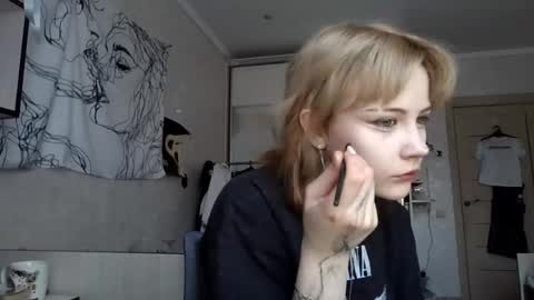 Snapshot of kristycoggins chatting on June 1, 2026, 11:12 am Kelly online show from June 1, 2026, 11:12 am