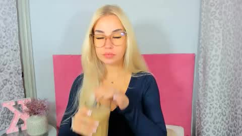 KristyFlowers online show from October 18, 2025, 5:10 am