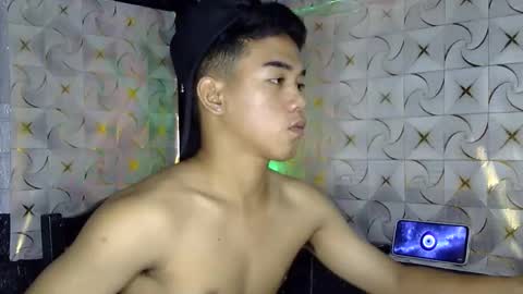 kritthanarkorn online show from March 18, 2026, 6:33 pm