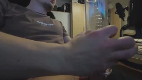 Snapshot of krony98 chatting on April 1, 2026, 7:33 pm krony98 online show from April 1, 2026, 7:33 pm