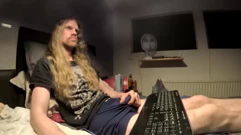 Krullz online show from February 4, 2026, 1:44 am