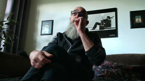 krummersaebel online show from April 16, 2026, 4:08 pm