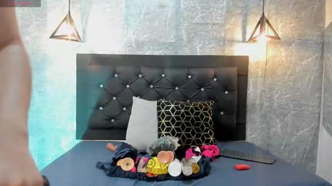 Kystal Taylor online show from November 20, 2025, 10:59 am