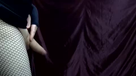 Snapshot of krystalkummingss chatting on November 15, 2025, 3:52 pm Krystalkummingss online show from November 15, 2025, 3:52 pm