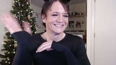 Snapshot of ktrichards77 chatting on November 14, 2025, 2:10 am Cait online show from November 14, 2025, 2:10 am