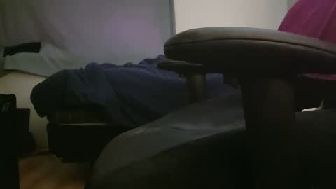 Snapshot of kubish1 chatting on January 17, 2025, 4:15 pm Kubish online show from January 17, 2025, 4:15 pm