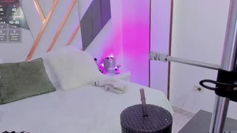 Snapshot of kuitty_sara chatting on September 25, 2025, 12:20 pm SARA online show from September 25, 2025, 12:20 pm