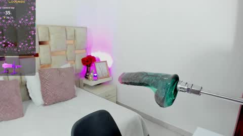 Snapshot of kuitty_sara chatting on September 27, 2025, 12:10 pm SARA online show from September 27, 2025, 12:10 pm