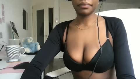 Snapshot of kulthum775 chatting on March 13, 2026, 12:12 pm kulthum775 online show from March 13, 2026, 12:12 pm