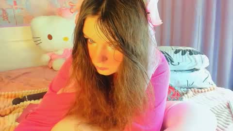 Snapshot of kuraii_ chatting on February 2, 2026, 2:21 am Anna online show from February 2, 2026, 2:21 am