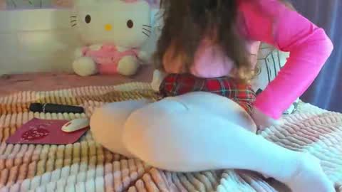 Snapshot of kuraii_ chatting on February 24, 2026, 2:20 am Anna online show from February 24, 2026, 2:20 am