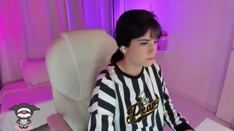   online show from December 14, 2025, 2:17 am