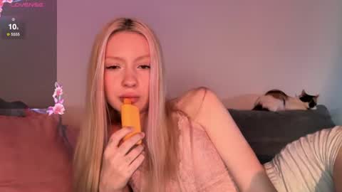 Bella and Alexandra online show from July 20, 2026, 8:44 pm